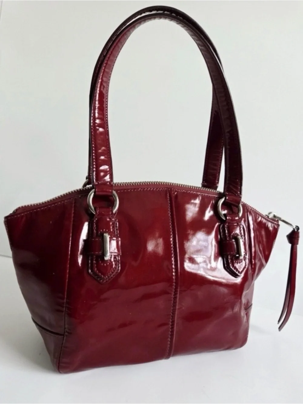 Coach Chelsea Candy Apple Red Patent Leather Satchel Turnlock & Zip Closure